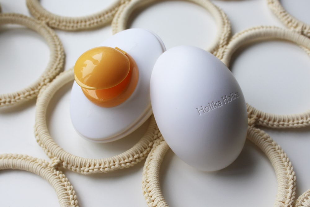 Holika Holika Sleek Egg Skin Peeling Gel (White)