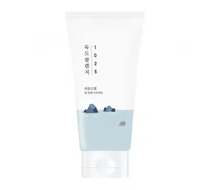 Мягкая пенка для умывания с морской водой Round Lab Dokdo Cleanser